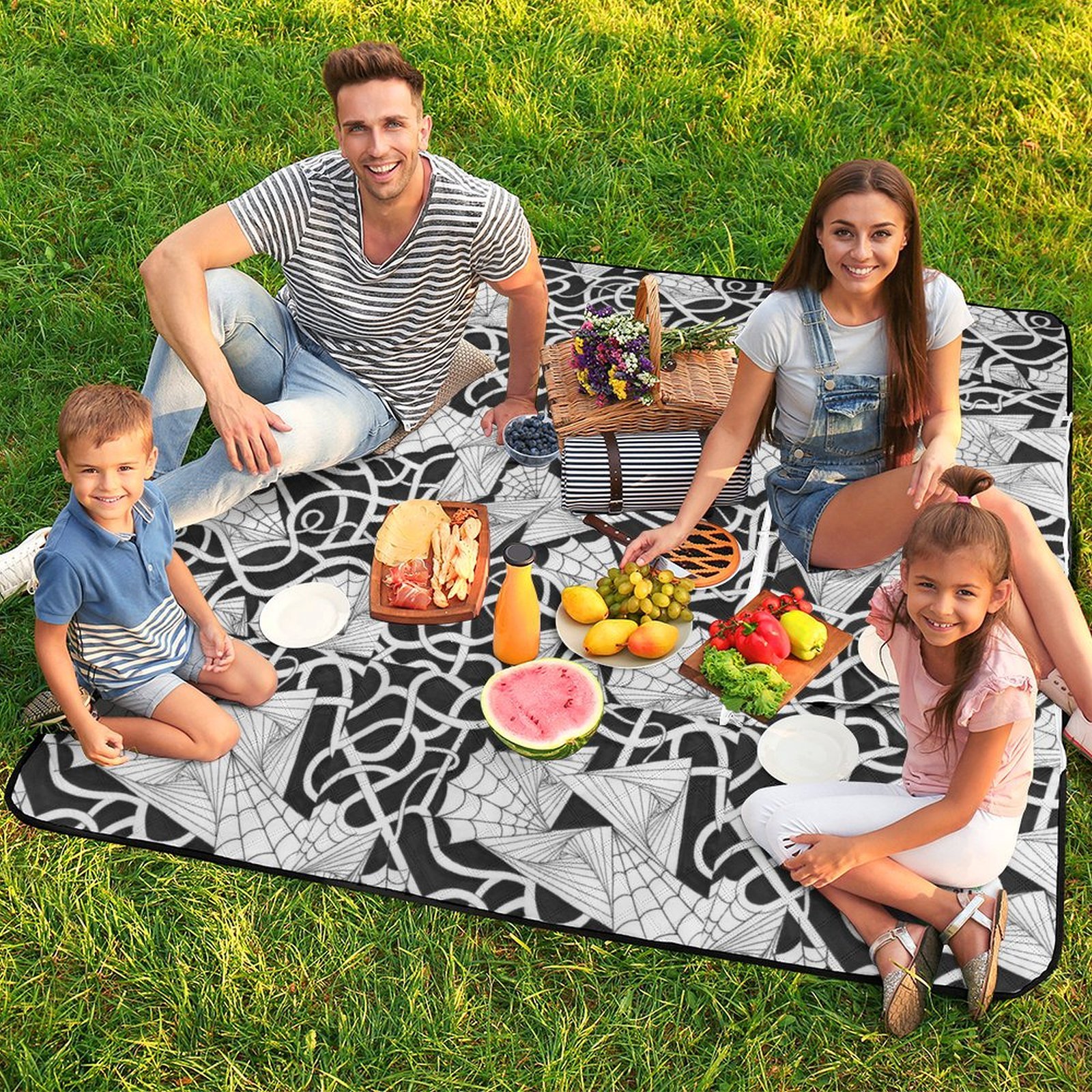 Spider Webs n Things Zipper Picnic Mat(150*150) - Image 5